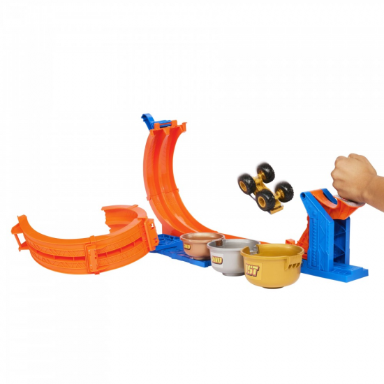 HOT WHEELS MONSTER TRUCKS LOOP ADN FLIP TROPHY CHALLENGE PLAYSET JBX64